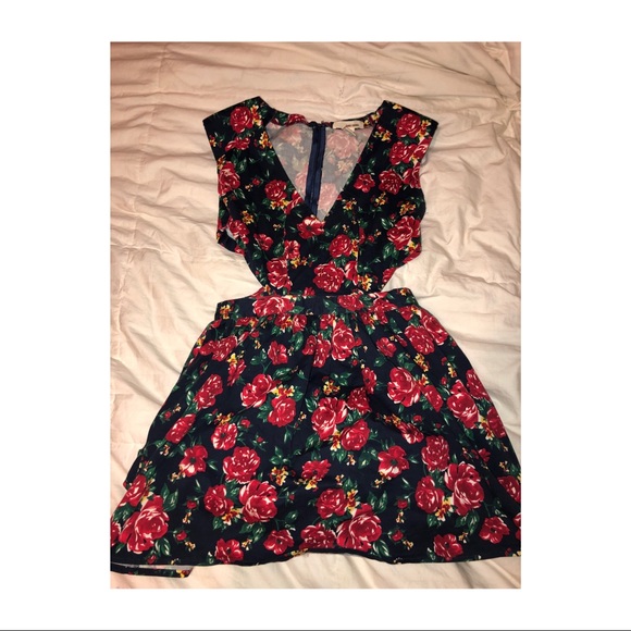 Summer dress - Picture 1 of 2